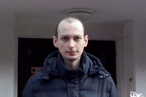 Конвейер репрессий. Силовики потребовали от бывшего политзаключенного расписку, что он не вернется в Беларусь. Эдуарду Пальчису также аннулировали паспорт