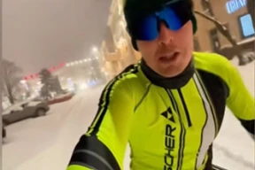 «Лыжи на штрафстоянку не увезли». Чем закончилась история лыжника, который катался по центру Минске